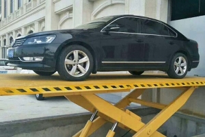無錫汽車舉升機(jī)